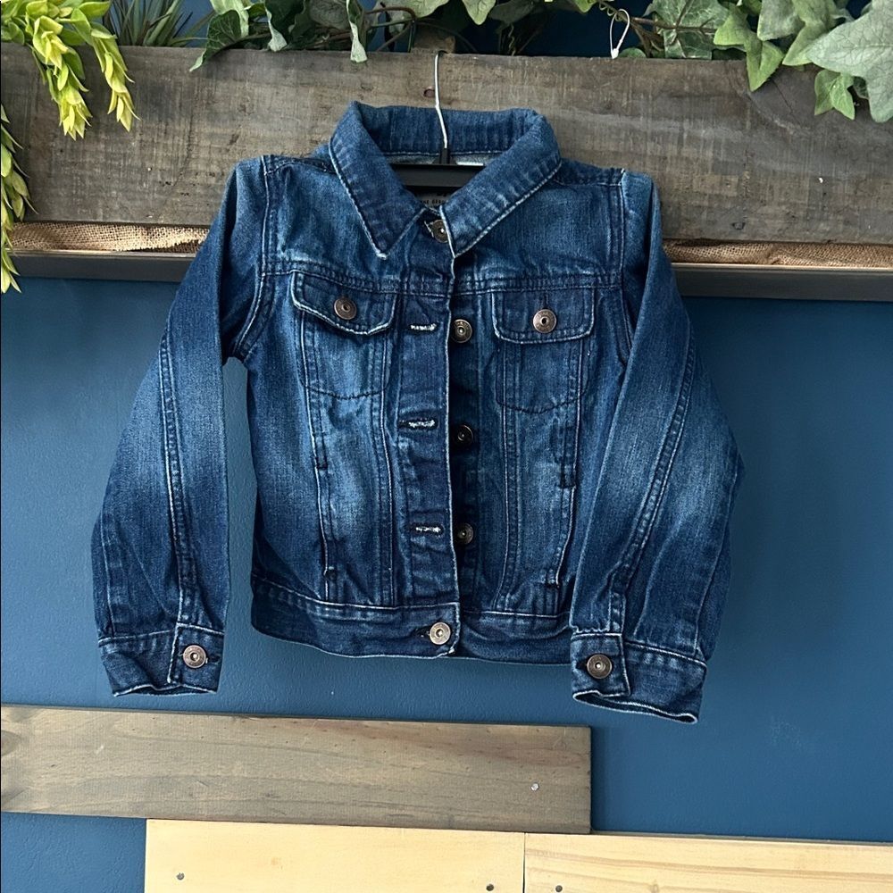 Kids Oshkosh B’gosh Denim Jacket. 6 EUC
